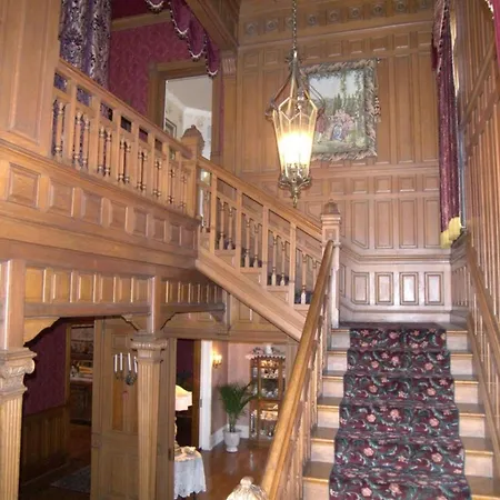 Alexander Mansion Bed And Breakfast-3